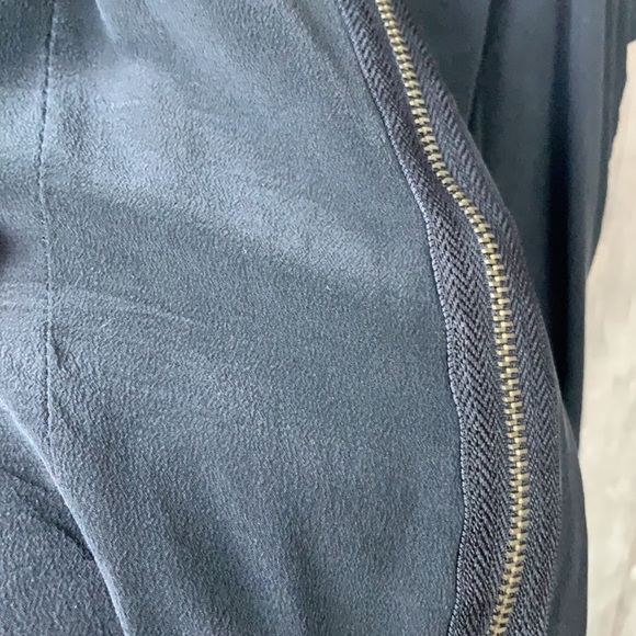 100% Silk Top - Picture 10 of 10